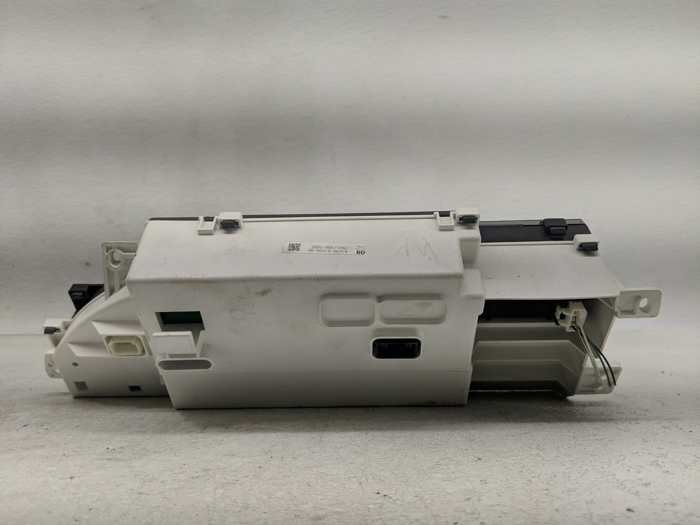 2005-2007 Toyota Avalon Information Display Screen - Oemusedautoparts1.com