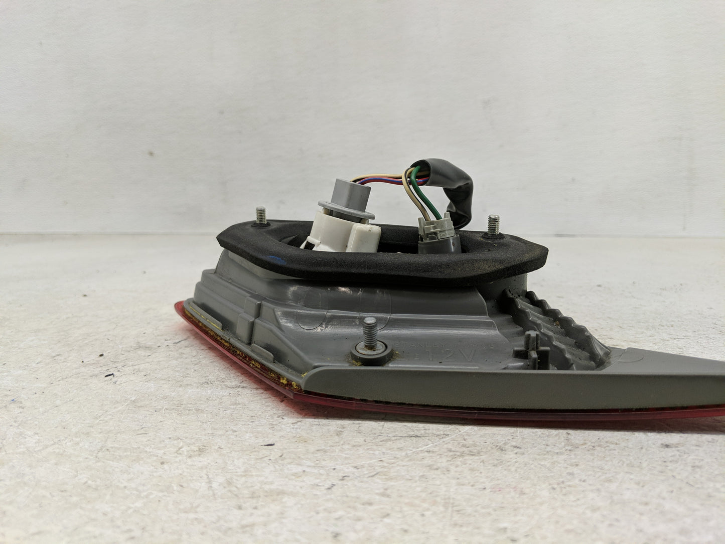 2005-2010 Toyota Avalon Tail Light Assembly Driver Left OEM Fits Fits 2005 2006 2007 2010 OEM Used Auto Parts - Oemusedautop