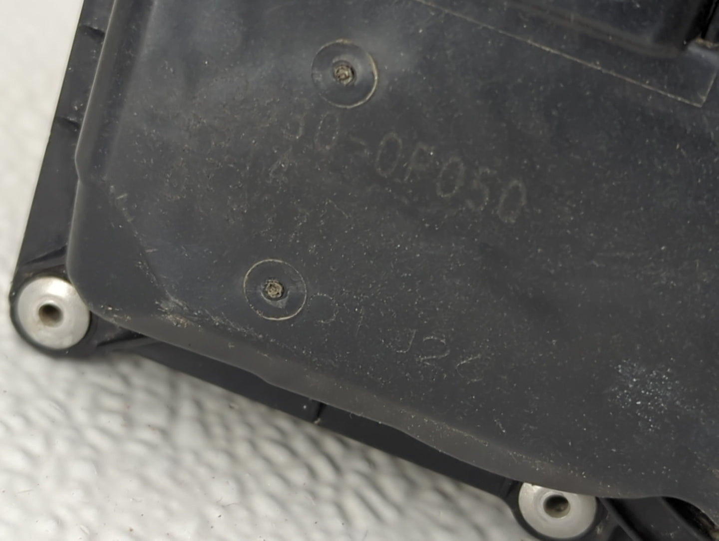 2005-2018 Toyota Avalon Throttle Body Fits Fits 2005 2006 2007 2008 2009 2010 2011 2012 2013 2014 2015 2016 2017 2018 OEM Us