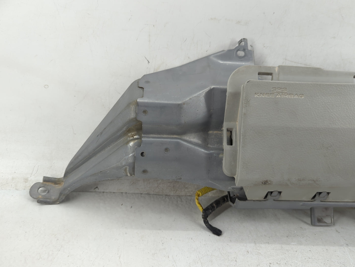 2005-2007 Toyota Avalon Air Bag Driver Left Knee OEM P/N:73997-07010 Fits Fits 2005 2006 2007 OEM Used Auto Parts - Oemuseda