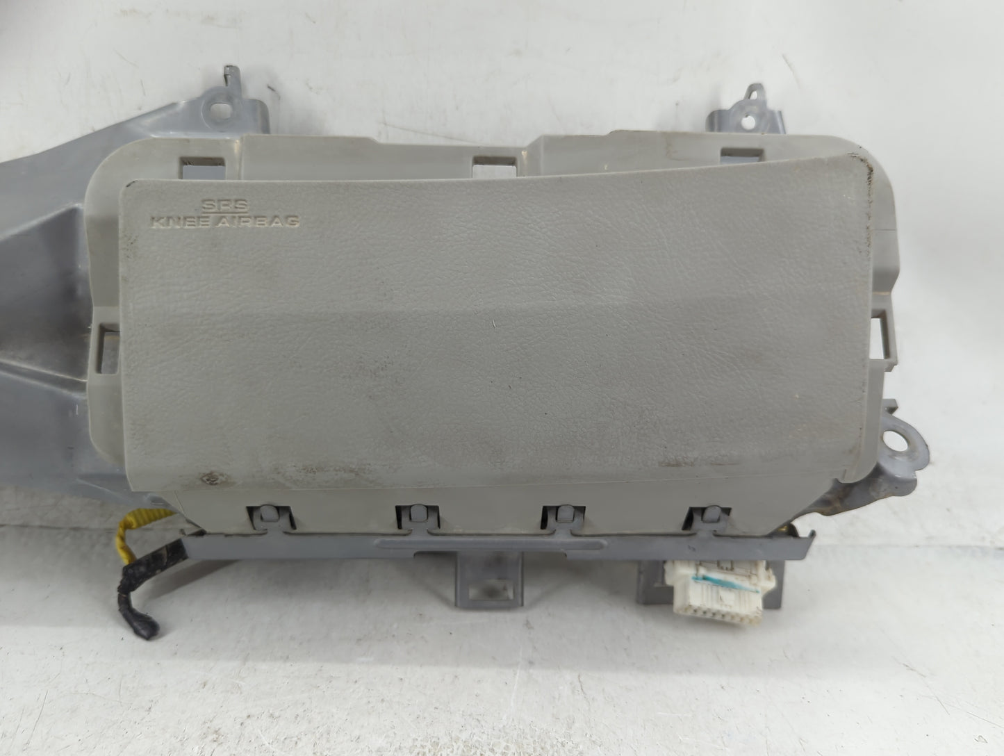 2005-2007 Toyota Avalon Air Bag Driver Left Knee OEM P/N:73997-07010 Fits Fits 2005 2006 2007 OEM Used Auto Parts - Oemuseda