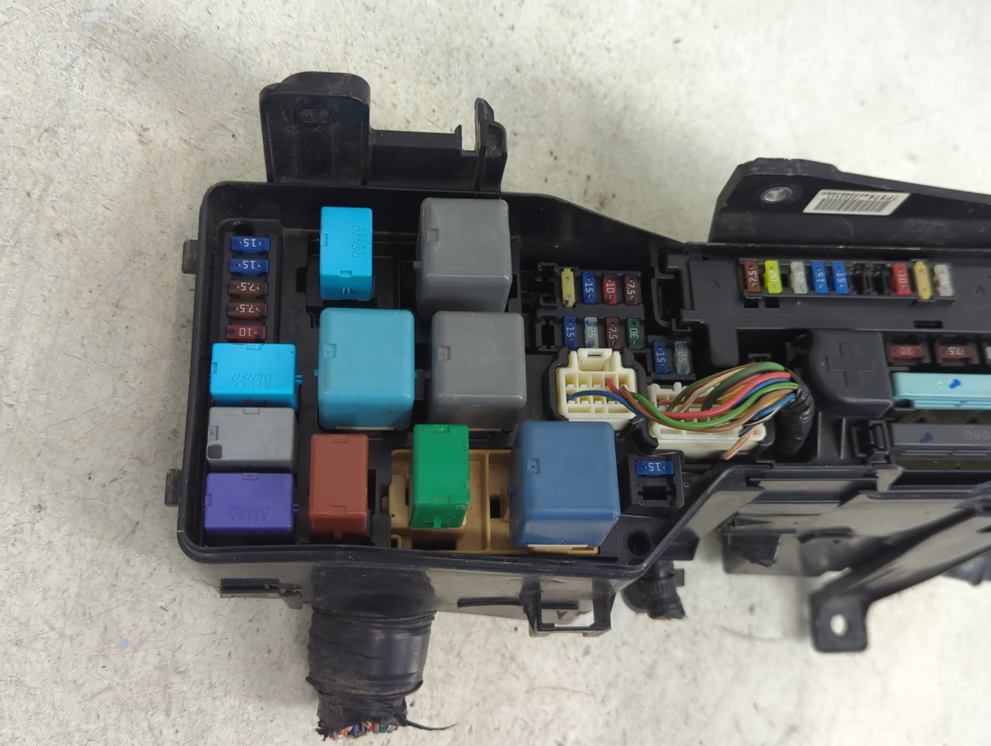 2005-2010 Toyota Avalon Fusebox Fuse Box Panel Relay Module P/N:82620-07080 82720-07060 Fits Fits 2005 2006 2007 2008 2009 2