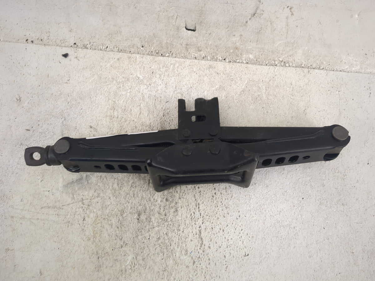 2007 Toyota Avalon Spare Scissor Car Jack 1500114 - Oemusedautoparts1.com