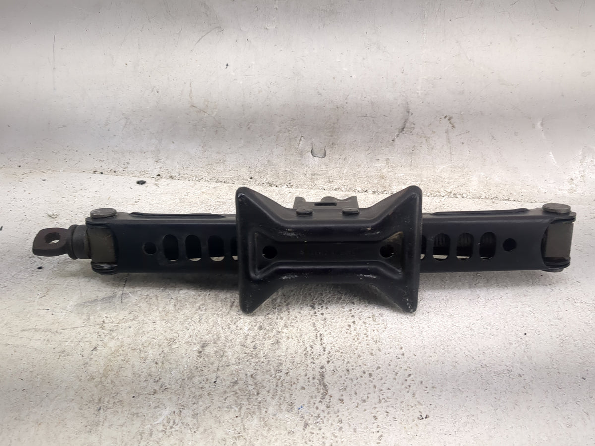 2007 Toyota Avalon Spare Scissor Car Jack 1500114 - Oemusedautoparts1.com