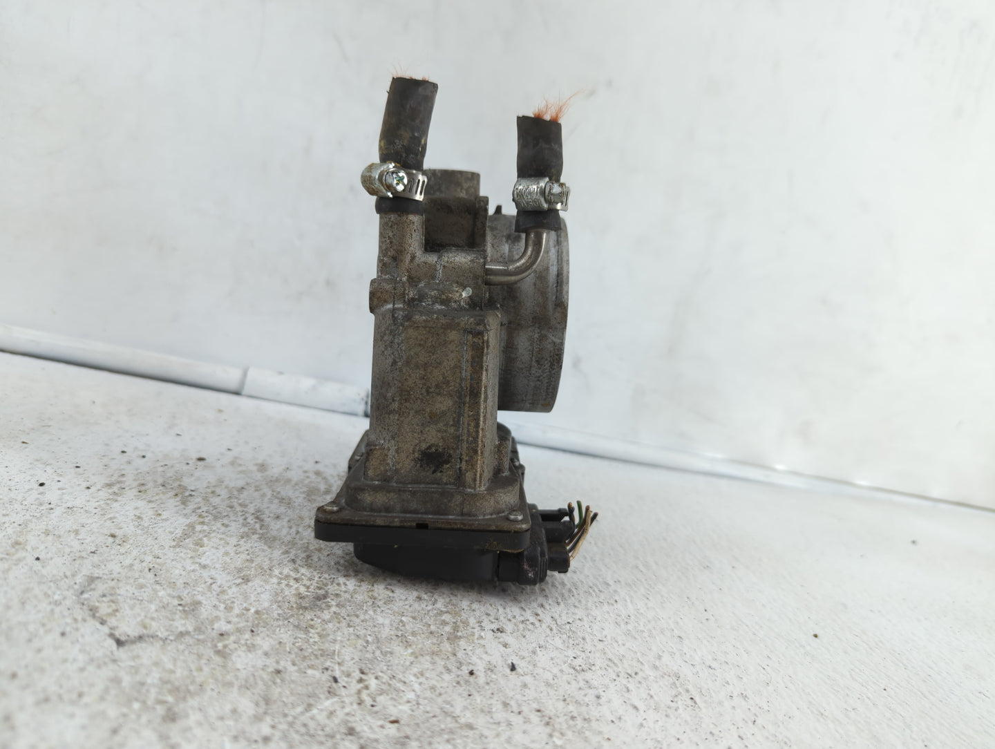 2005-2018 Toyota Avalon Throttle Body P/N:22030-0P050 22030-31030 Fits OEM Used Auto Parts - Oemusedautoparts1.com