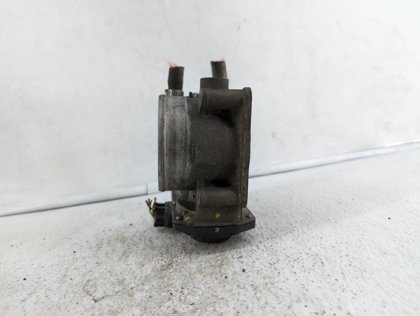 2005-2018 Toyota Avalon Throttle Body P/N:22030-0P050 22030-31030 Fits OEM Used Auto Parts - Oemusedautoparts1.com