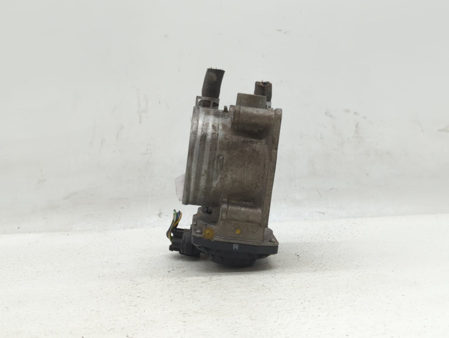 2005-2018 Toyota Avalon Throttle Body P/N:22030-0P050 22030-31030 Fits OEM Used Auto Parts - Oemusedautoparts1.com