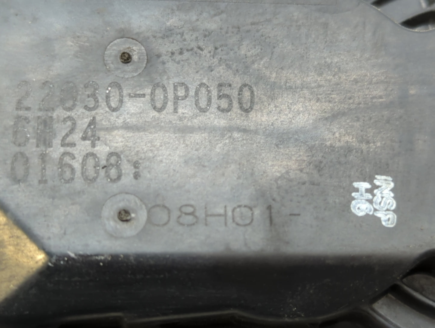 2005-2018 Toyota Avalon Throttle Body P/N:22030-0P050 22030-31030 Fits OEM Used Auto Parts - Oemusedautoparts1.com