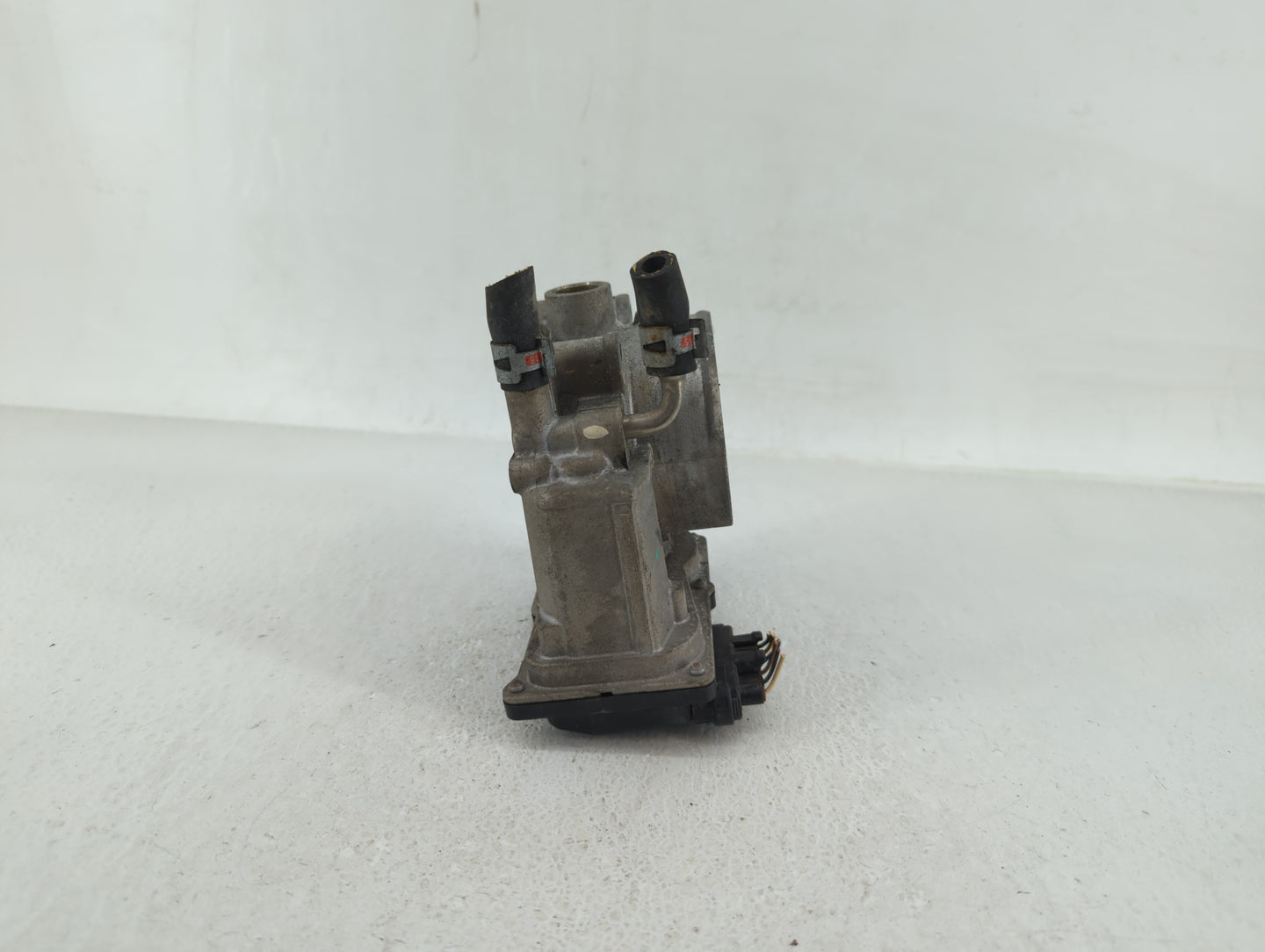 2005-2018 Toyota Avalon Throttle Body P/N:22030-0P050 Fits OEM Used Auto Parts - Oemusedautoparts1.com