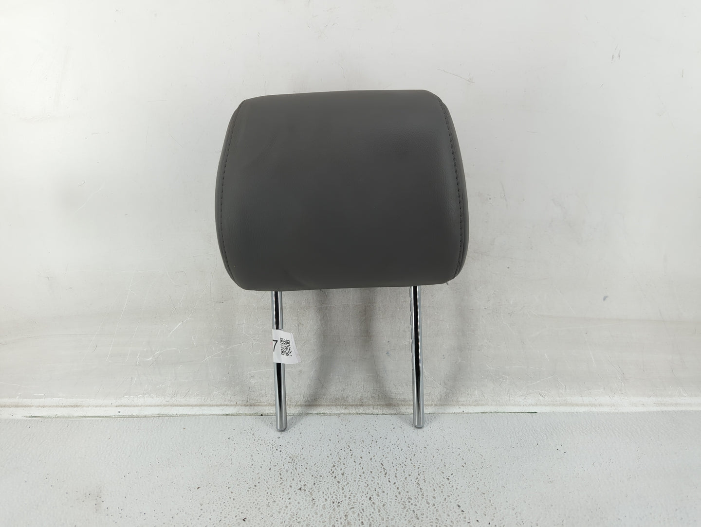 2005-2007 Toyota Avalon Headrest Head Rest Rear Seat Fits Fits 2005 2006 2007 OEM Used Auto Parts - Oemusedautoparts1.com