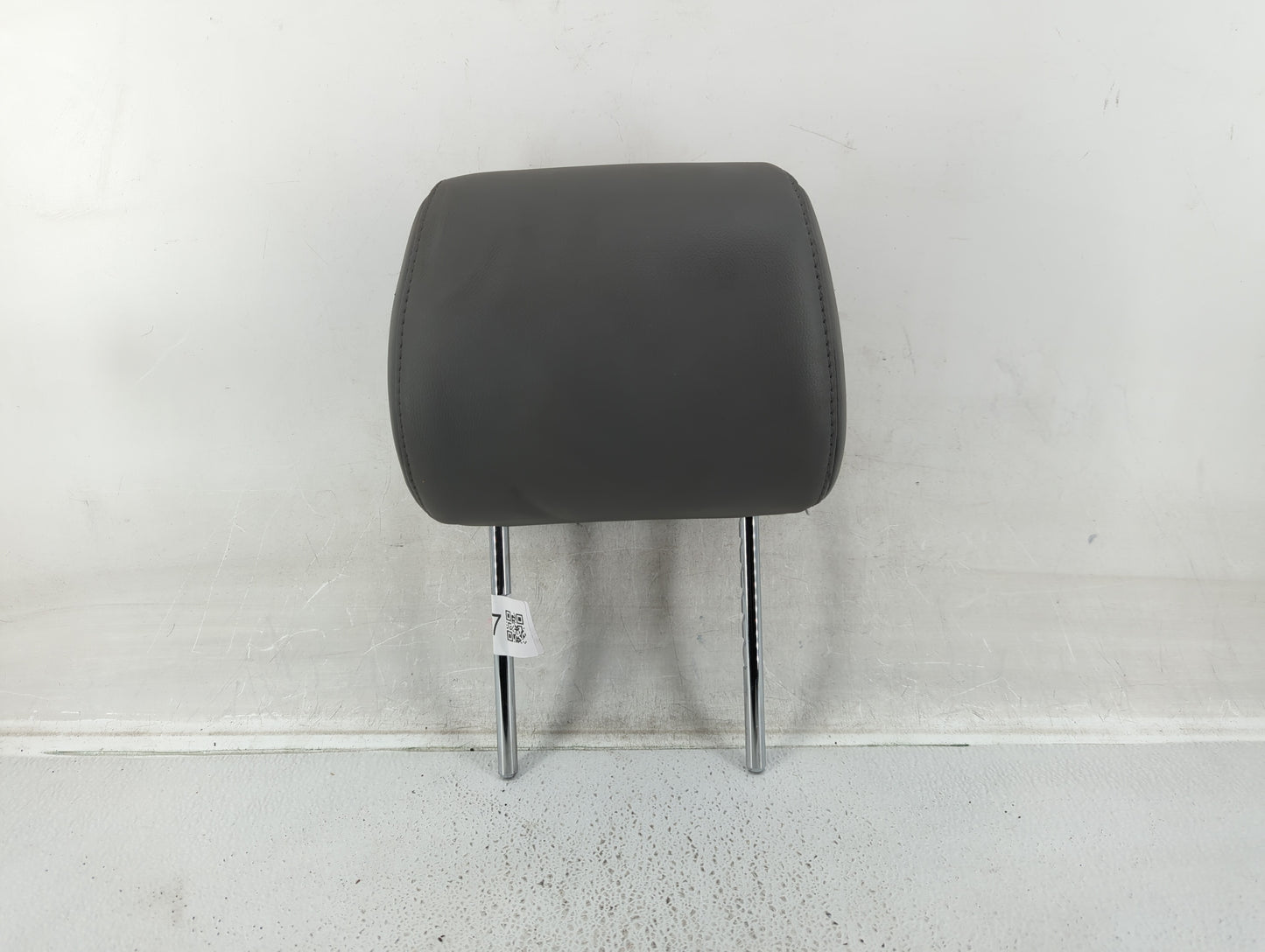 2005-2007 Toyota Avalon Headrest Head Rest Rear Seat Fits Fits 2005 2006 2007 OEM Used Auto Parts - Oemusedautoparts1.com