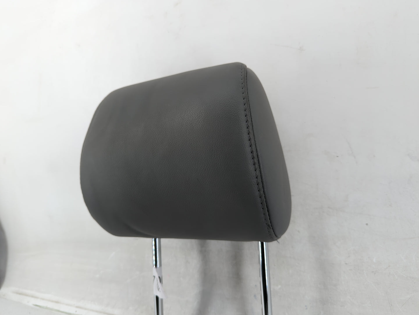 2005-2007 Toyota Avalon Headrest Head Rest Rear Seat Fits Fits 2005 2006 2007 OEM Used Auto Parts - Oemusedautoparts1.com