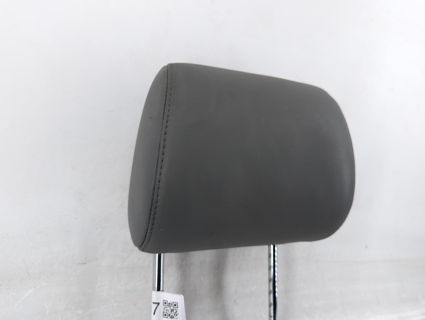2005-2007 Toyota Avalon Headrest Head Rest Rear Seat Fits Fits 2005 2006 2007 OEM Used Auto Parts - Oemusedautoparts1.com