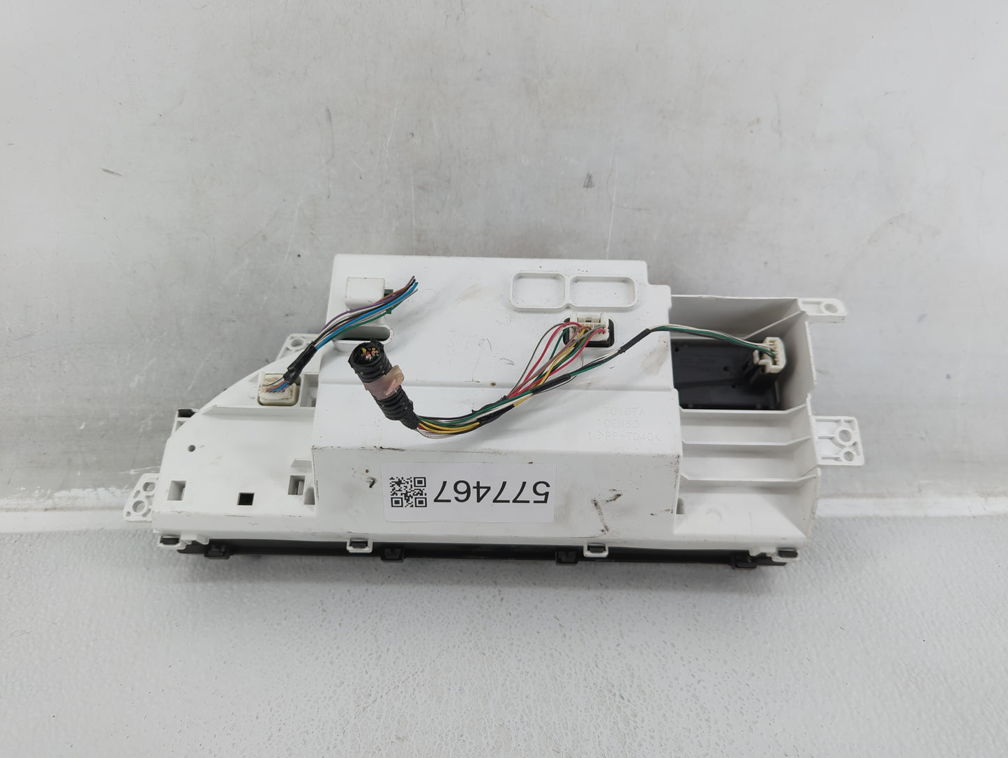 2005-2007 Toyota Avalon Information Display Screen - Oemusedautoparts1.com