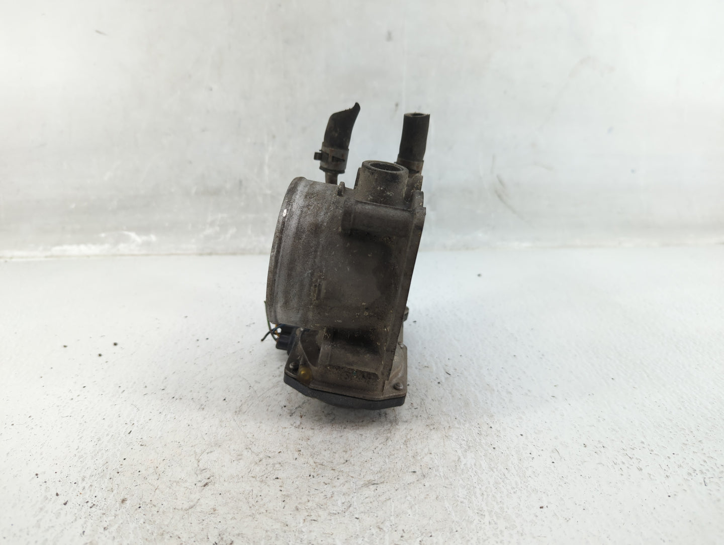 2005-2018 Toyota Avalon Throttle Body P/N:22030-0P050 Fits OEM Used Auto Parts - Oemusedautoparts1.com