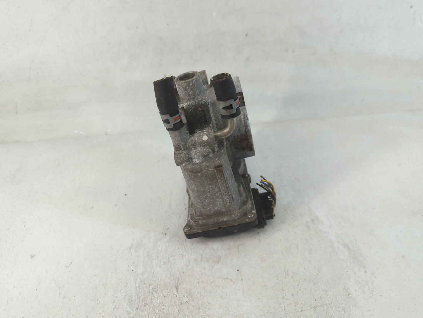 2005-2018 Toyota Avalon Throttle Body P/N:22030-0P050 Fits OEM Used Auto Parts - Oemusedautoparts1.com