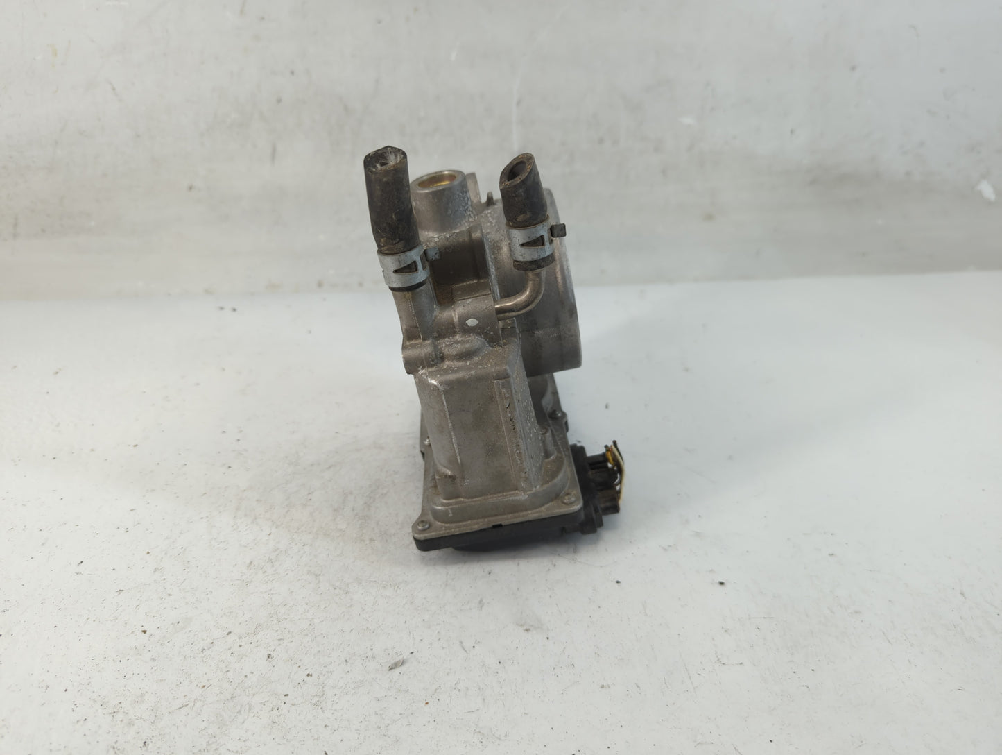 2005-2018 Toyota Avalon Throttle Body P/N:22030-0P050 Fits OEM Used Auto Parts - Oemusedautoparts1.com