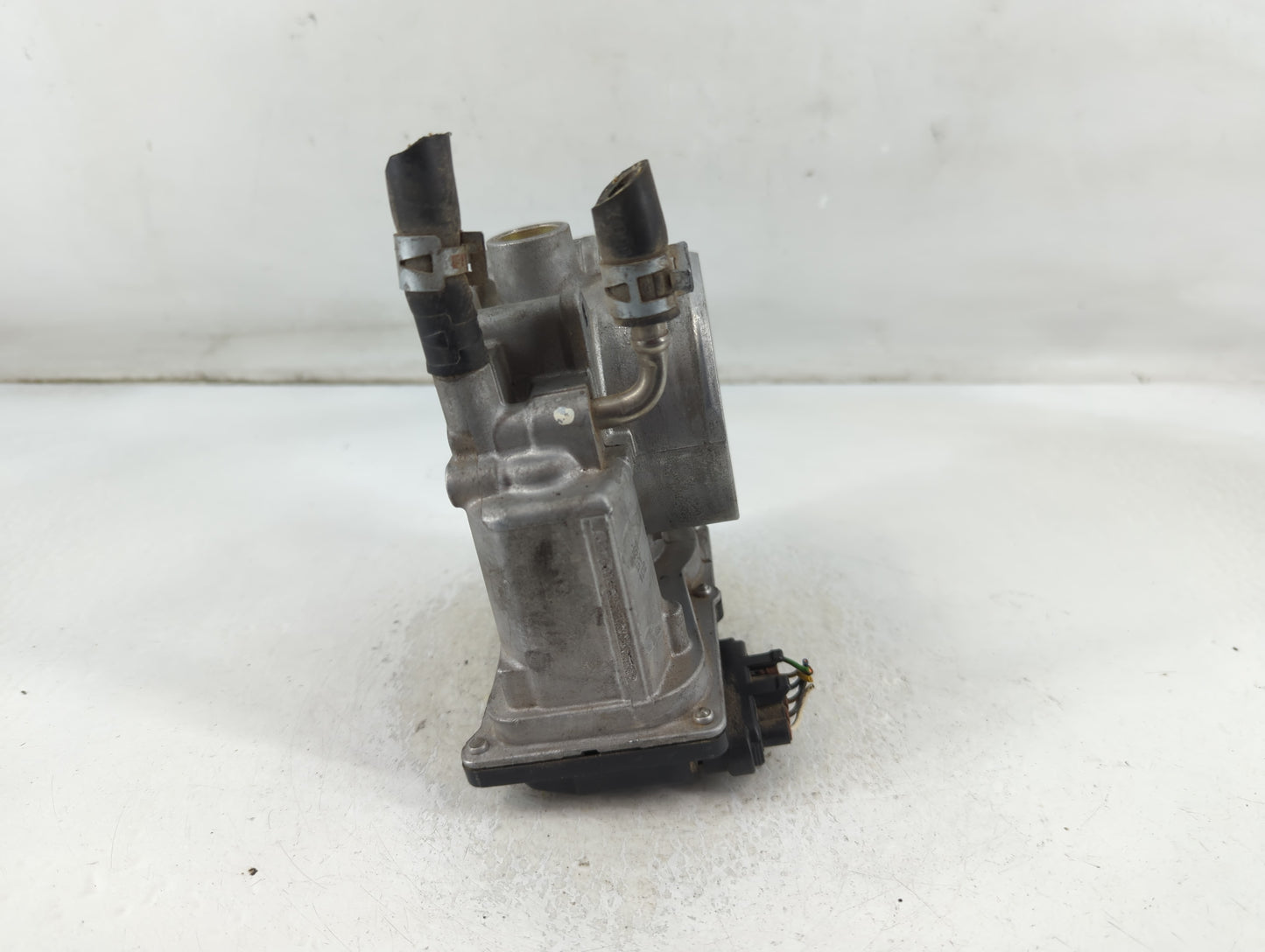 2005-2018 Toyota Avalon Throttle Body P/N:22030-0P050 Fits OEM Used Auto Parts - Oemusedautoparts1.com