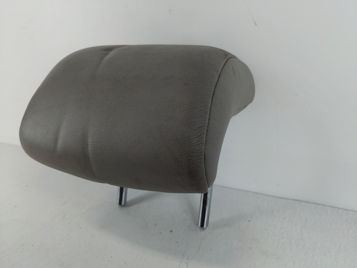 2007 Toyota Camry Headrest Head Rest Rear Center Seat Fits OEM Used Auto Parts - Oemusedautoparts1.com