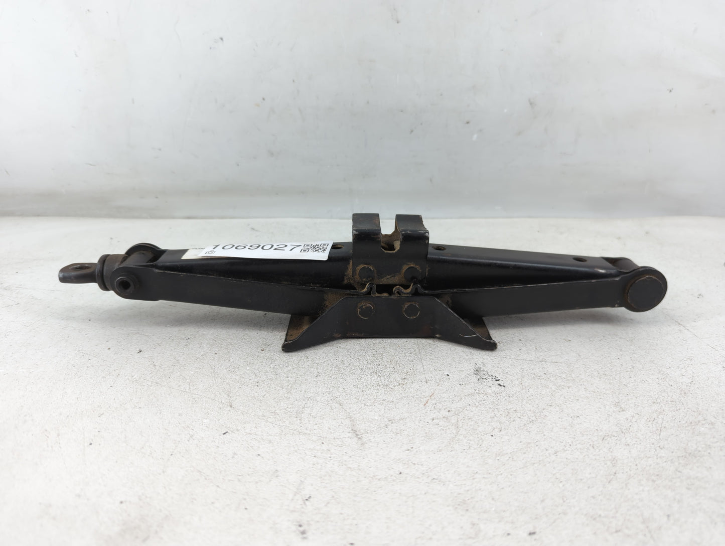 2007 Toyota Camry Spare Scissor Car Jack - Oemusedautoparts1.com