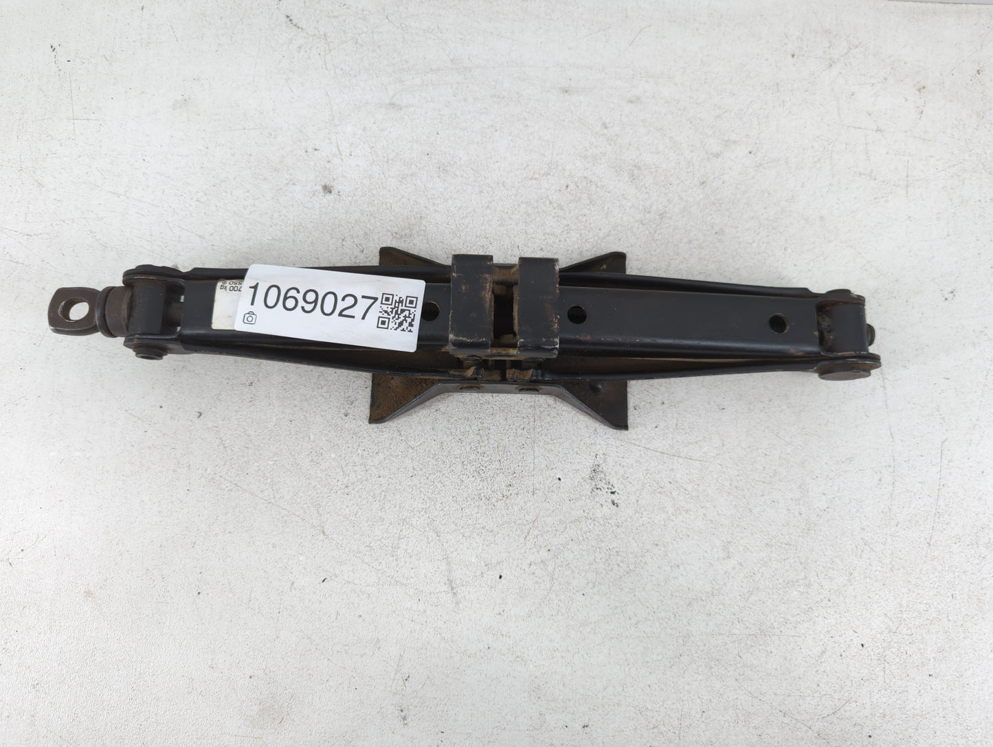 2007 Toyota Camry Spare Scissor Car Jack 1069027 - Oemusedautoparts1.com