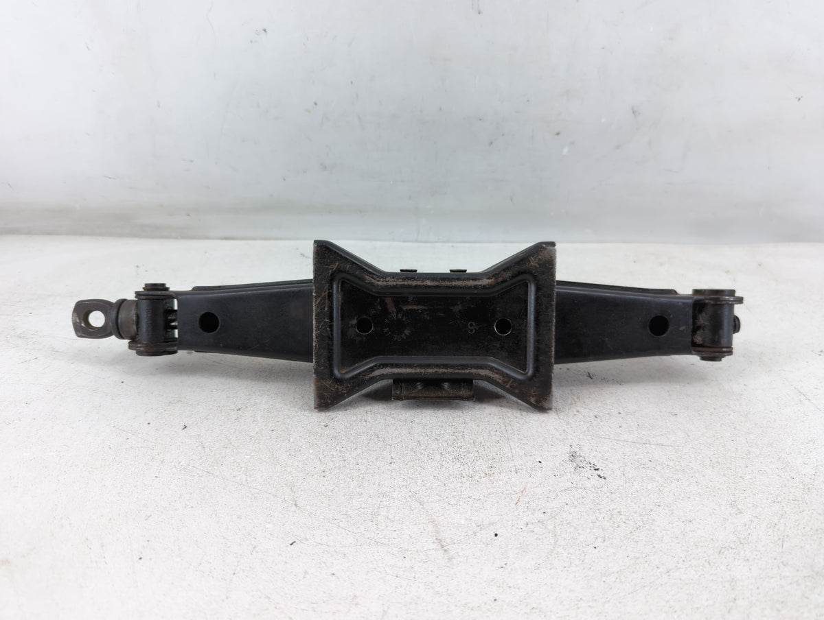 2007 Toyota Camry Spare Scissor Car Jack 1069027 - Oemusedautoparts1.com