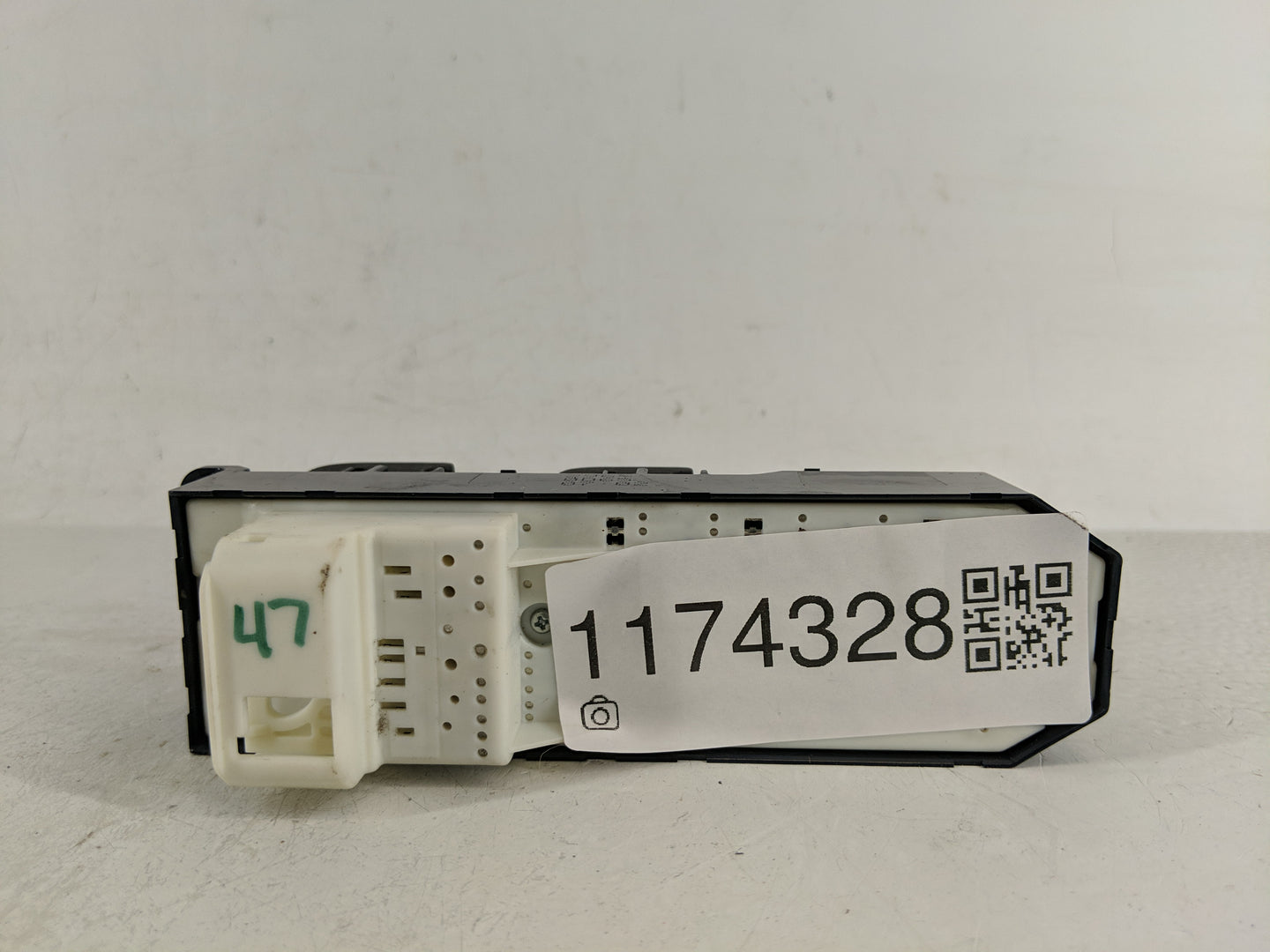 2007-2009 Toyota Camry Master Power Window Switch Replacement Driver Side Left Fits OEM Used Auto Parts - Oemusedautoparts1.