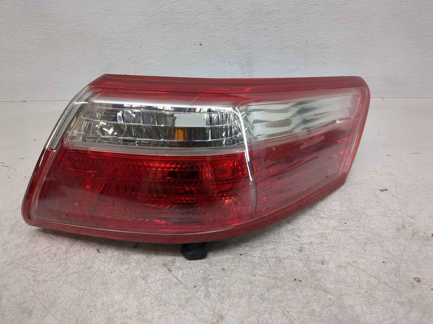 2007-2009 Toyota Camry Tail Light Assembly Passenger Right OEM Fits Fits 2007 2008 2009 OEM Used Auto Parts - Oemusedautopar