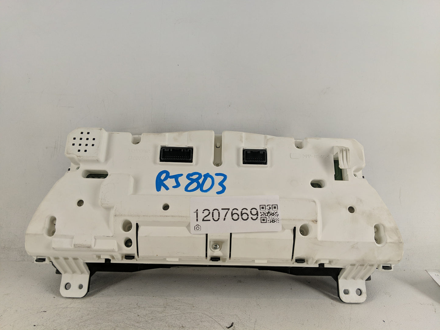 2007 Toyota Camry Instrument Cluster Speedometer Gauges P/N:83800-33B50 Fits OEM Used Auto Parts - Oemusedautoparts1.com