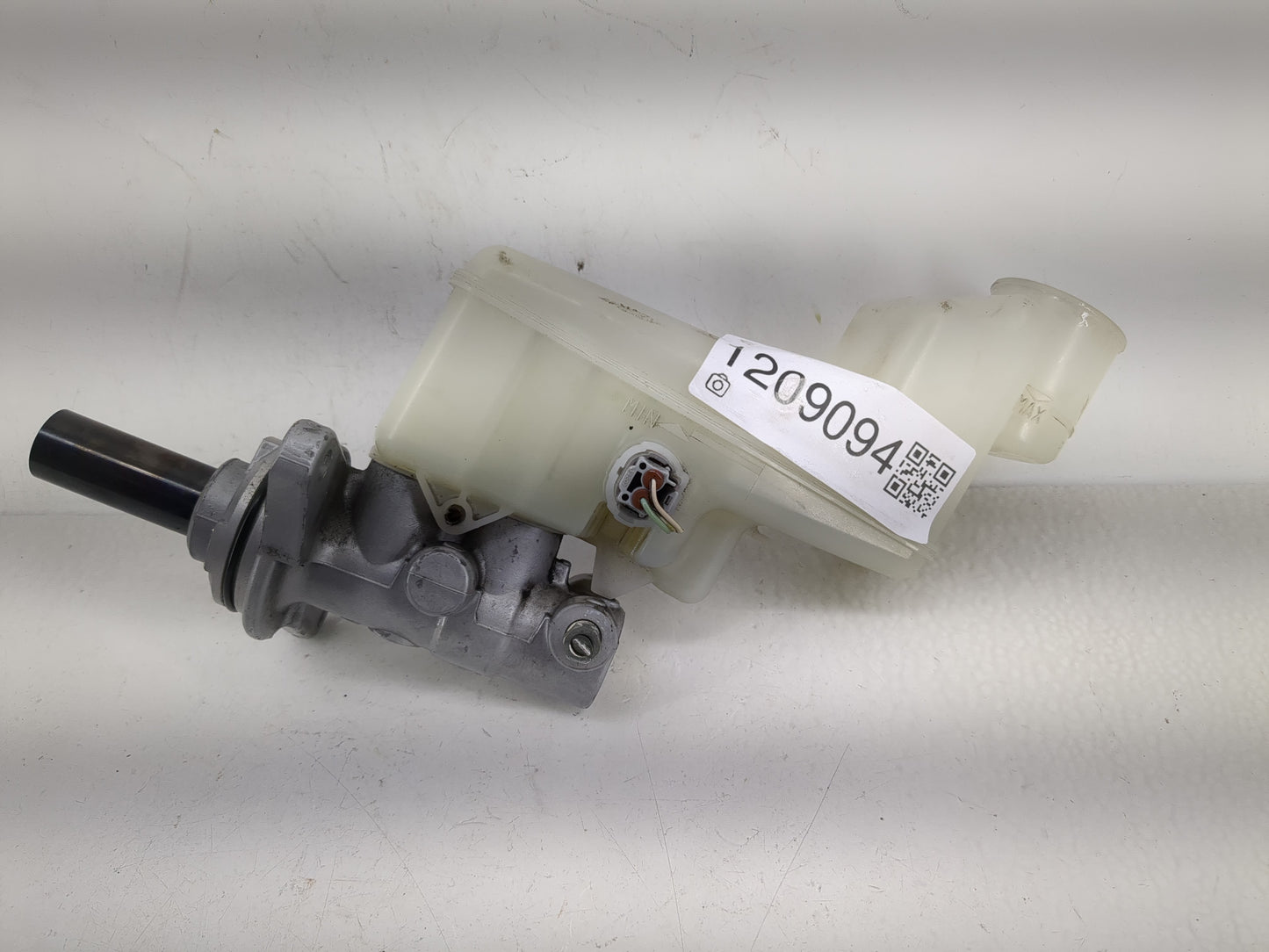 2007-2011 Toyota Camry Brake Master Cylinder - Oemusedautoparts1.com