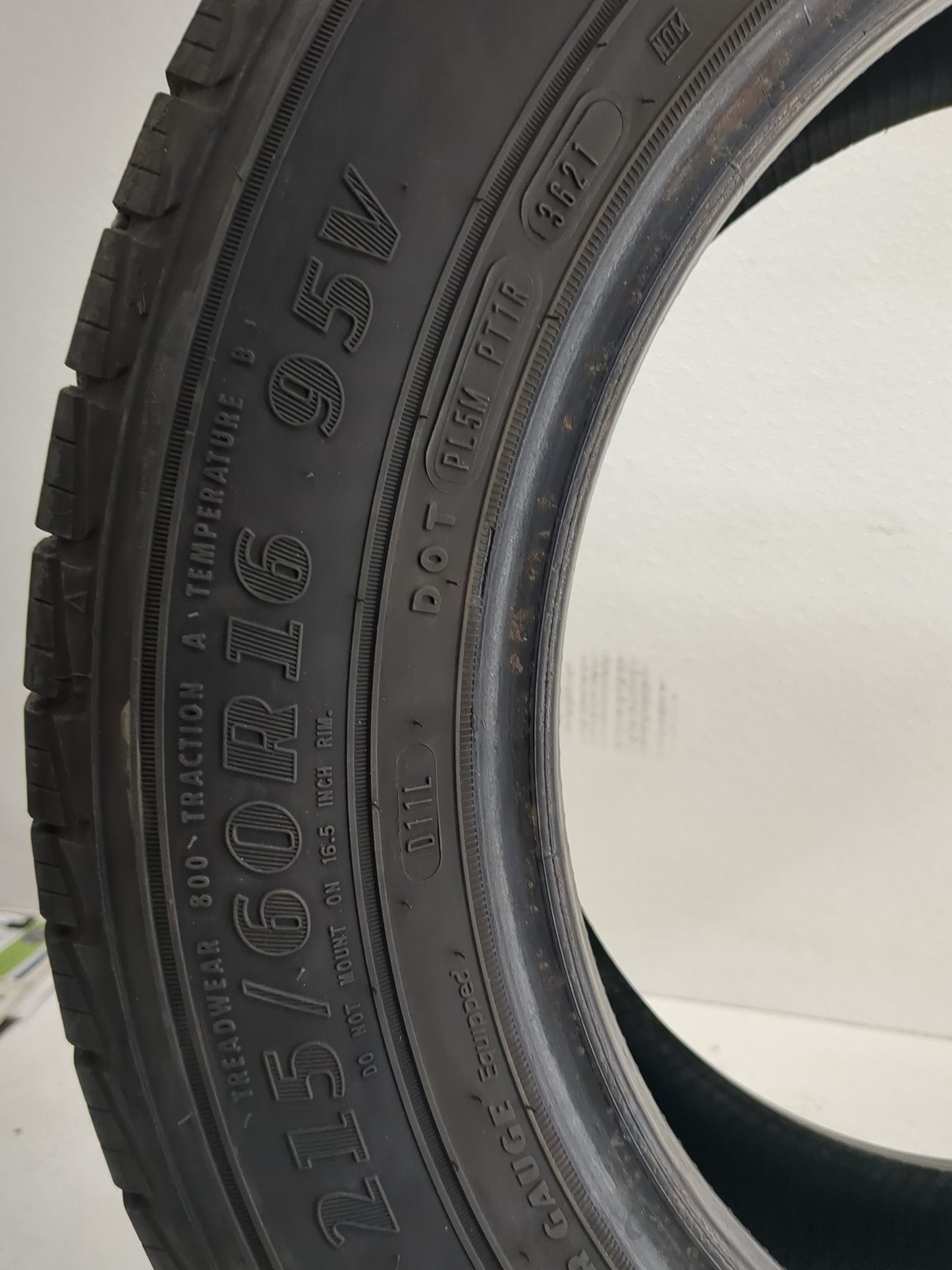 Used Tire 215/60R16 GOODYEAR ASSURANCE OUTLAST 95V - Tread Depth 8/32 - Oemusedautoparts1.com