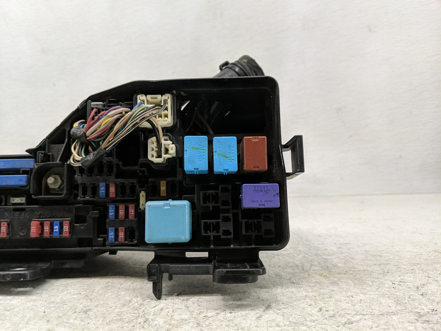 2007-2009 Toyota Camry Fusebox Fuse Box Panel Relay Module P/N:82720-33070 Fits Fits 2007 2008 2009 OEM Used Auto Parts - Oe