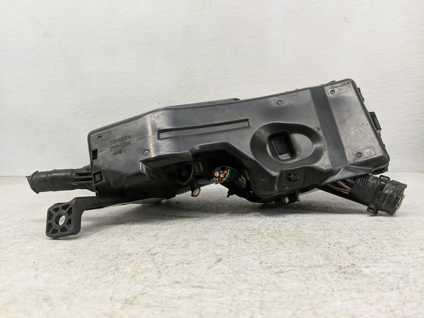 2007-2009 Toyota Camry Fusebox Fuse Box Panel Relay Module P/N:82720-33070 Fits Fits 2007 2008 2009 OEM Used Auto Parts - Oe