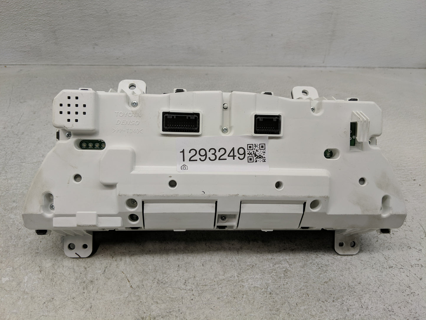 2007 Toyota Camry Instrument Cluster Speedometer Gauges P/N:83800-06R40-00 Country of Origin Japan Fits OEM Used Auto Parts 