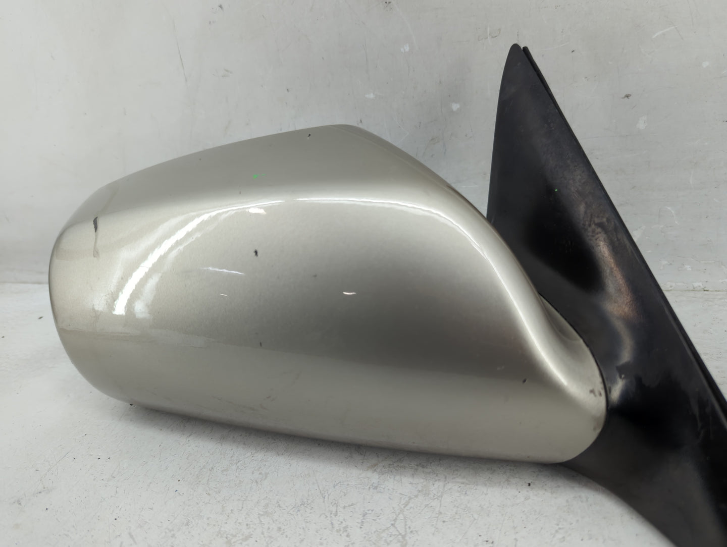 2007-2011 Toyota Camry Driver Side View Mirror - Left Door Mirror OEM Used - Oemusedautoparts1.com