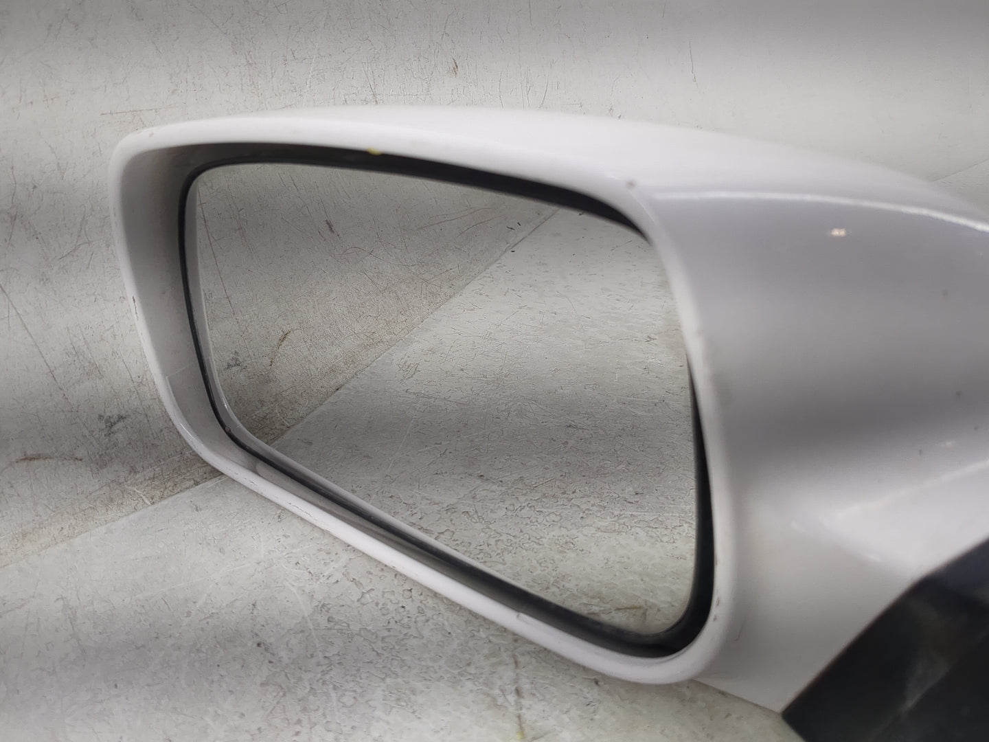 2007-2011 Toyota Camry Driver Side View Mirror - Left Door Mirror OEM Used - Oemusedautoparts1.com