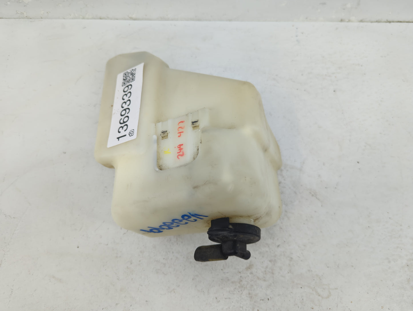 2007-2011 Toyota Camry Radiator Coolant Overflow Expansion Tank Bottle 1369339 - Oemusedautoparts1.com