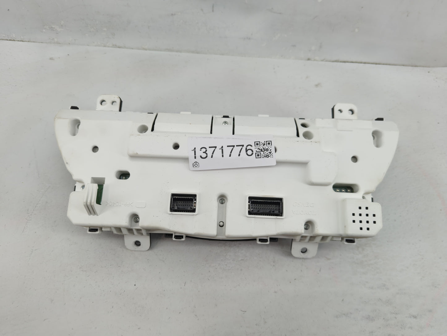 2007 Toyota Camry Instrument Cluster Speedometer Gauges P/N:83800-33C30 Fits OEM Used Auto Parts - Oemusedautoparts1.com