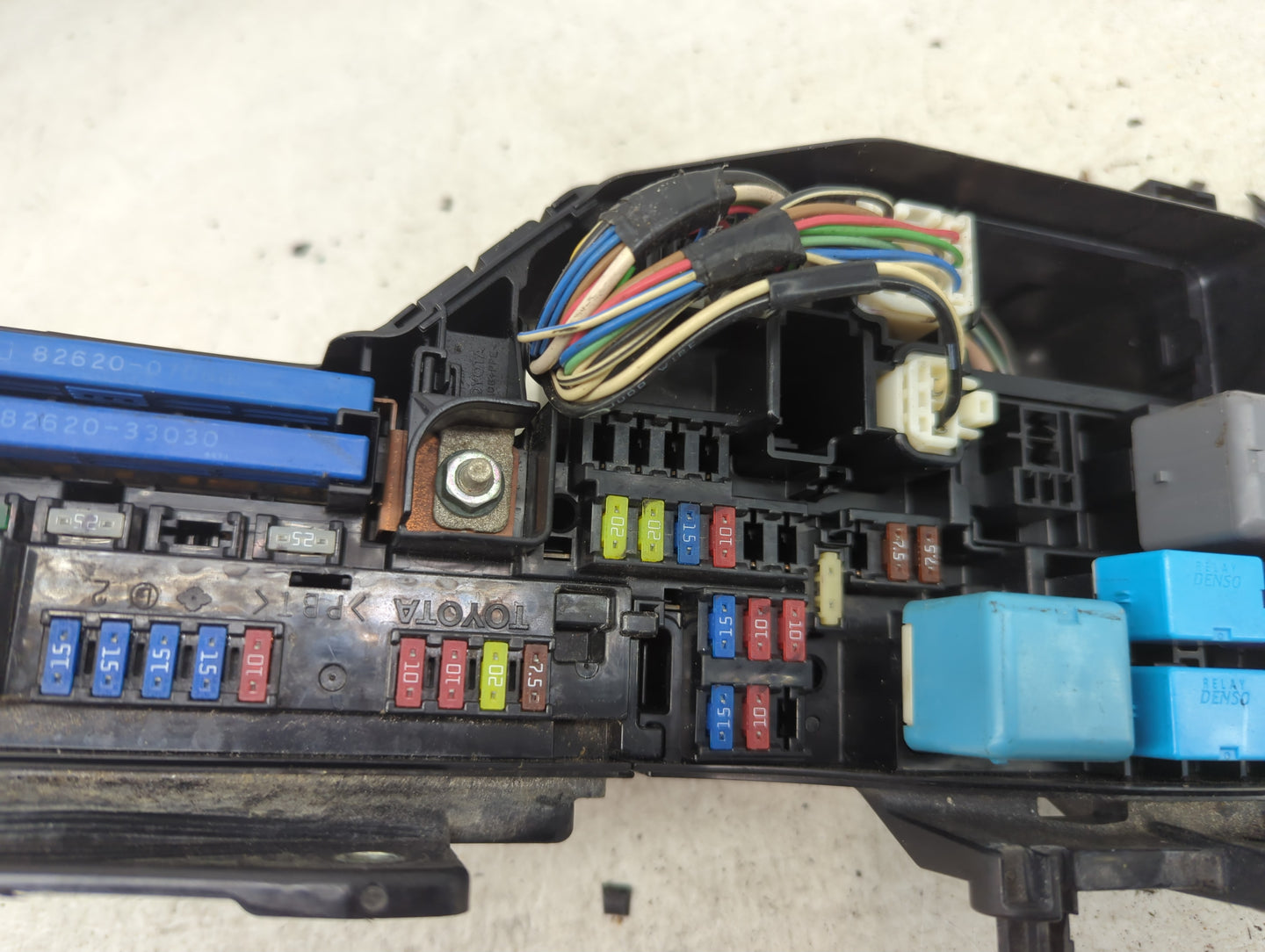 2007-2011 Toyota Camry Fusebox Fuse Box Panel Relay Module P/N:82720-06100 Fits Fits 2007 2008 2009 2010 2011 OEM Used Auto 