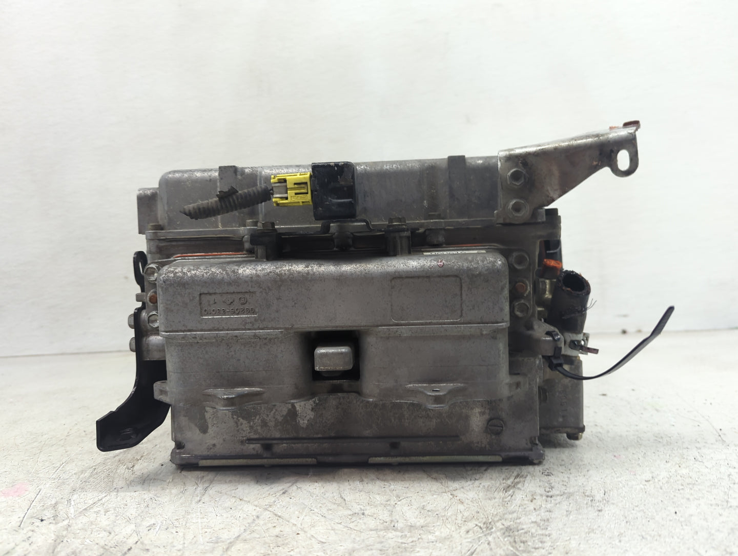 2007 Camry Ac Dc Power Control Module Accessory Computer Power Inverter - Oemusedautoparts1.com