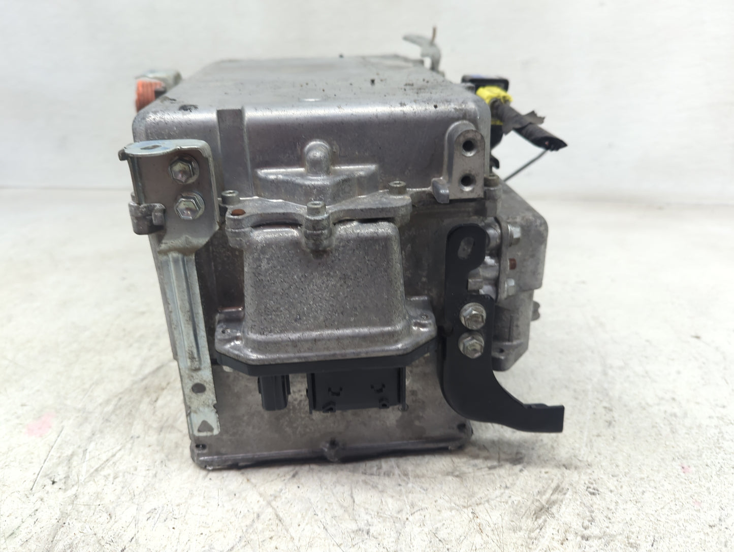 2007 Camry Ac Dc Power Control Module Accessory Computer Power Inverter - Oemusedautoparts1.com