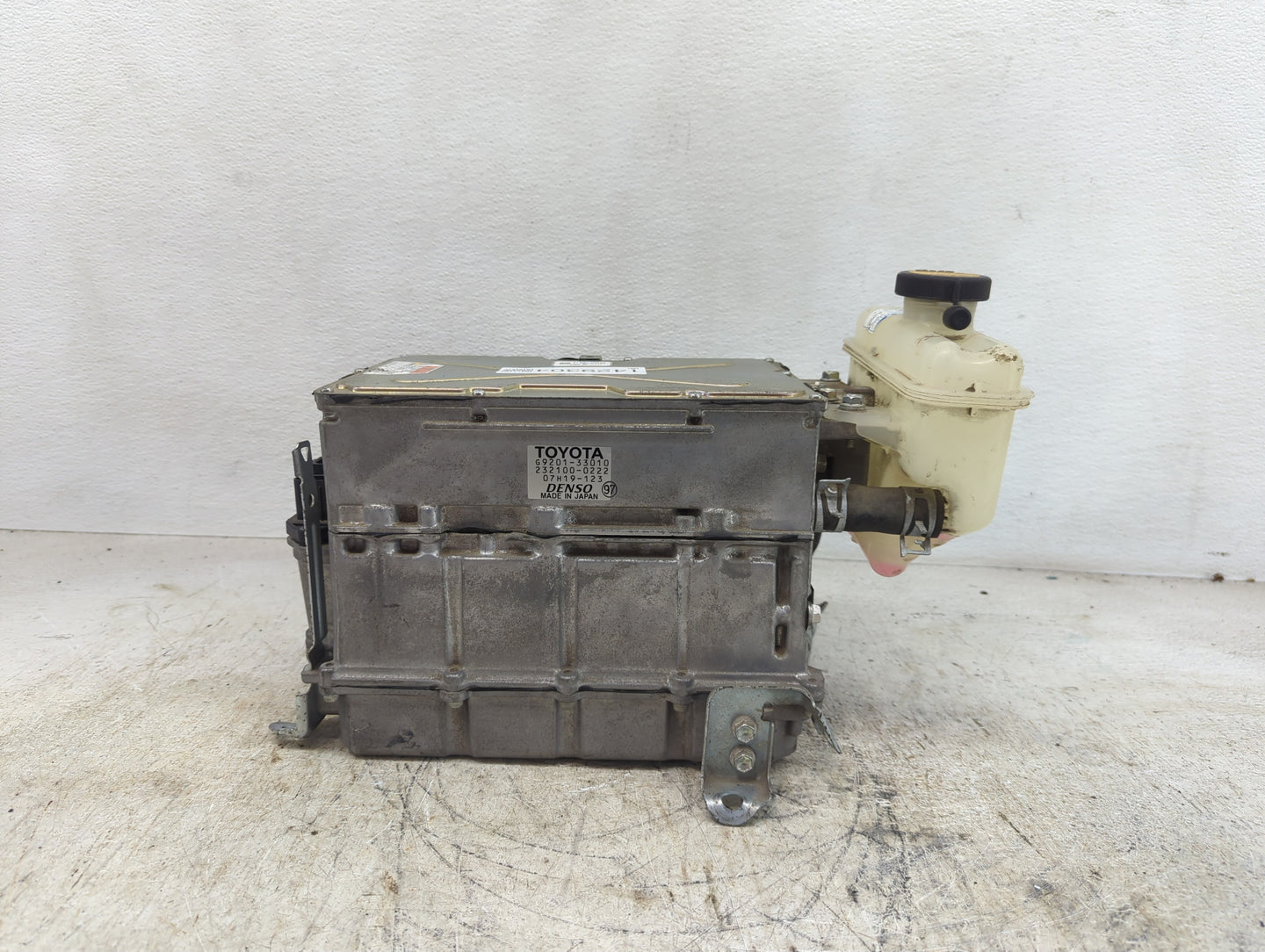2007 Camry Ac Dc Power Control Module Accessory Computer Power Inverter - Oemusedautoparts1.com