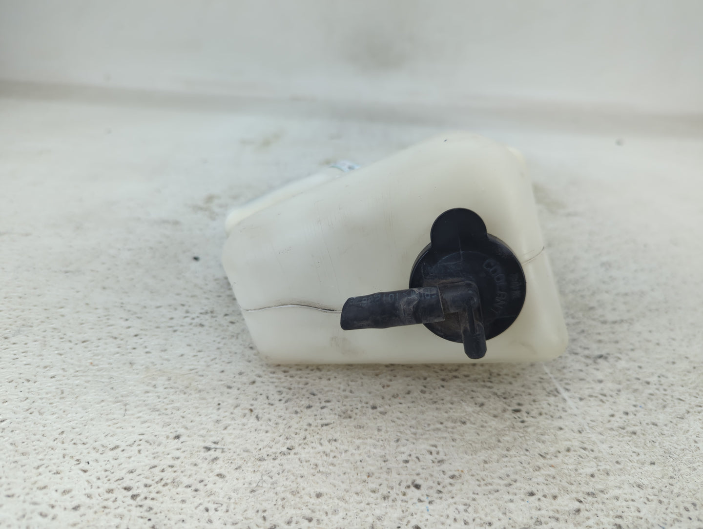 2007-2011 Toyota Camry Radiator Coolant Overflow Expansion Tank Bottle 1432391 - Oemusedautoparts1.com