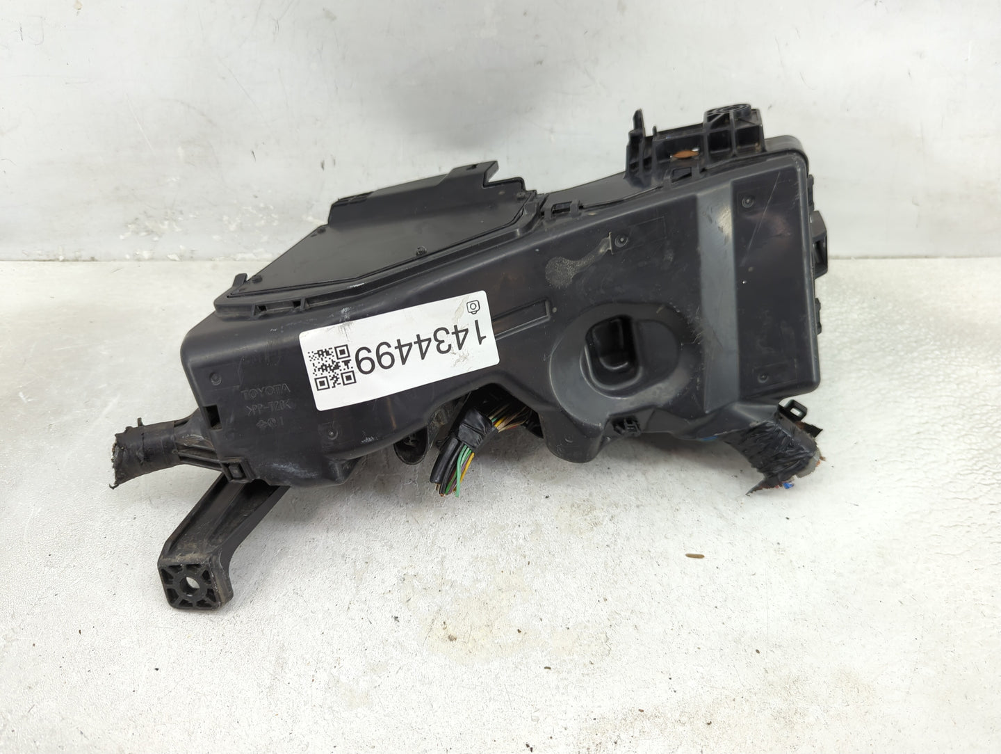 2007-2009 Toyota Camry Fusebox Fuse Box Panel Relay Module P/N:82620-07050 82620-33030, 82720-33070 Fits Fits 2007 2008 2009