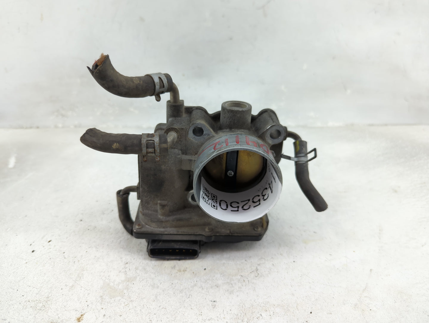 2007-2011 Toyota Camry Throttle Body P/N:22030-28070 Fits Fits 2006 2007 2008 2009 2010 2011 2012 2013 2014 2015 OEM Used Au