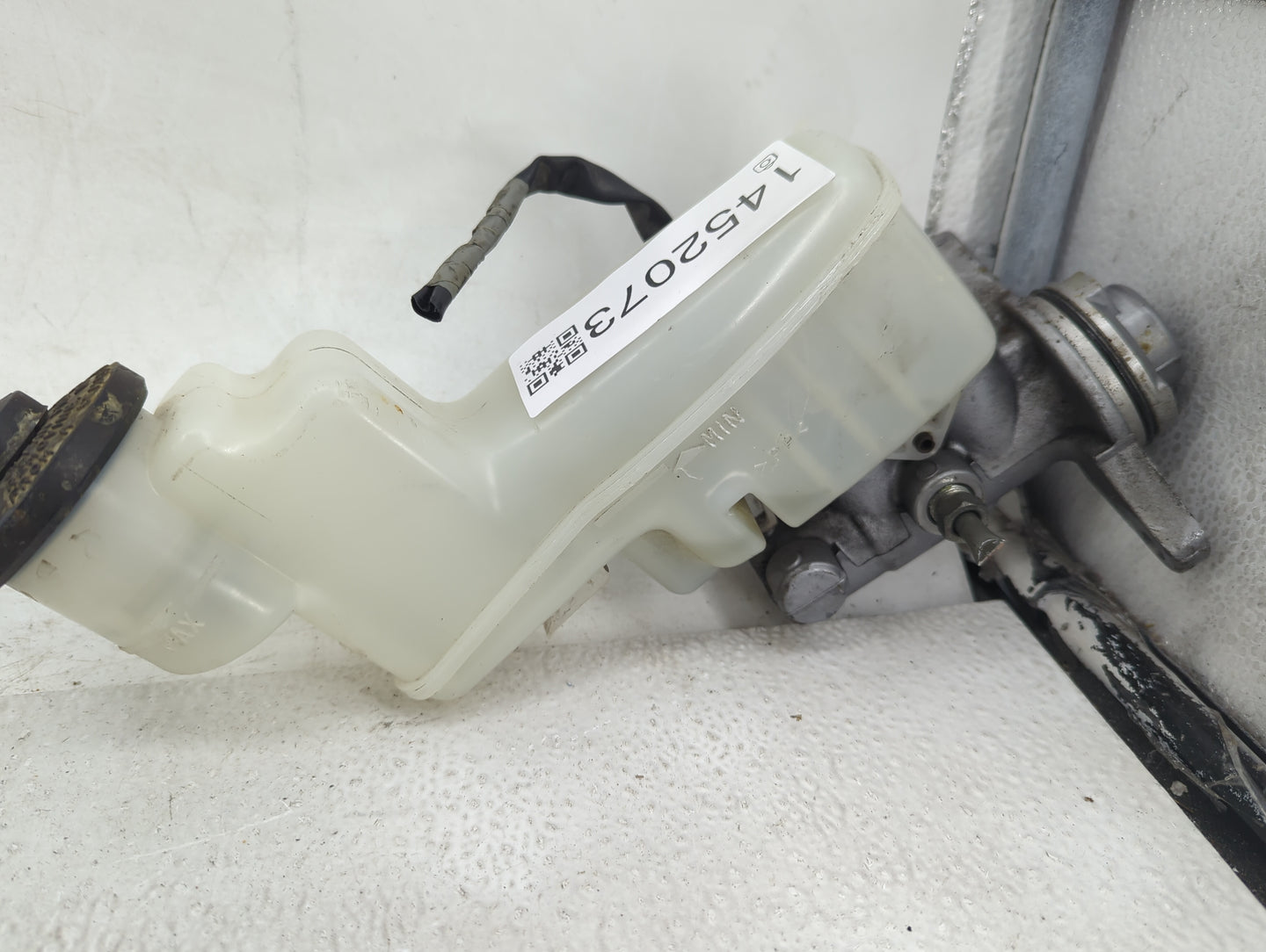 2007-2011 Toyota Camry Brake Master Cylinder 1452073 - Oemusedautoparts1.com