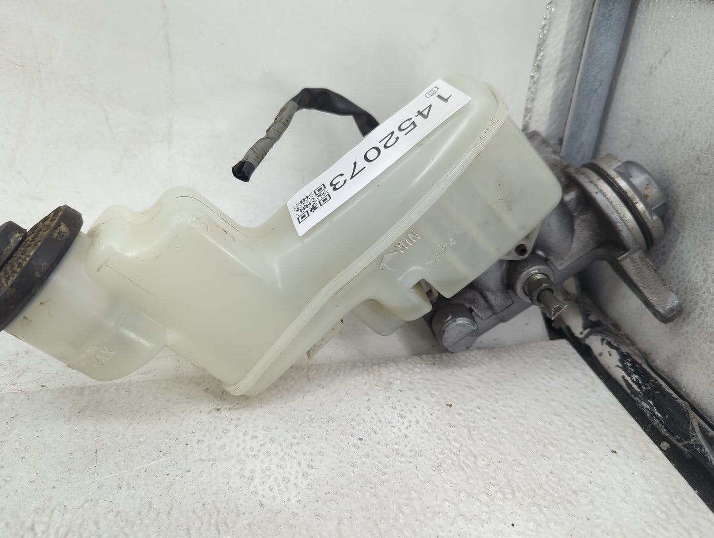 2007-2011 Toyota Camry Brake Master Cylinder 1452073 - Oemusedautoparts1.com
