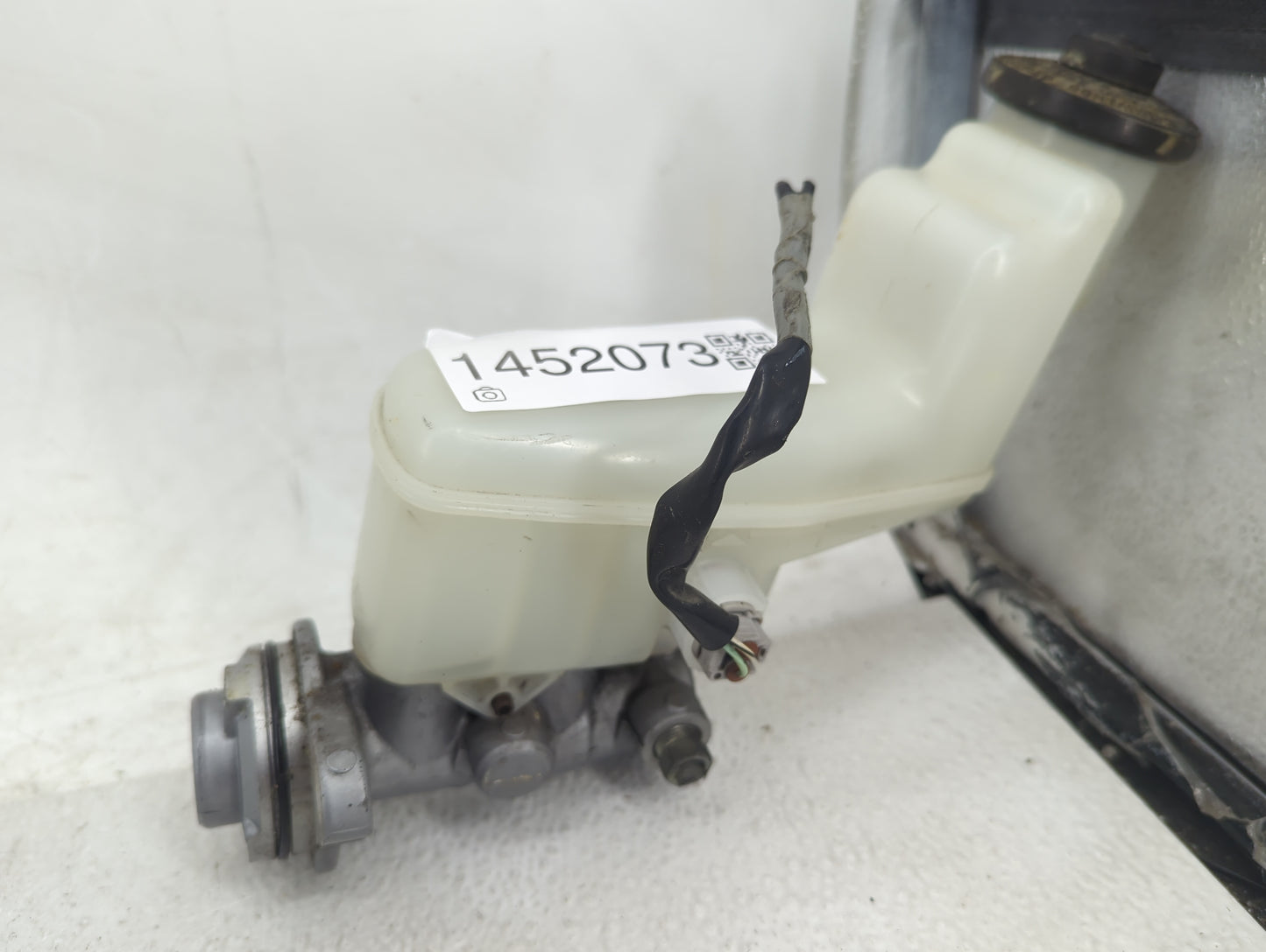 2007-2011 Toyota Camry Brake Master Cylinder - Oemusedautoparts1.com