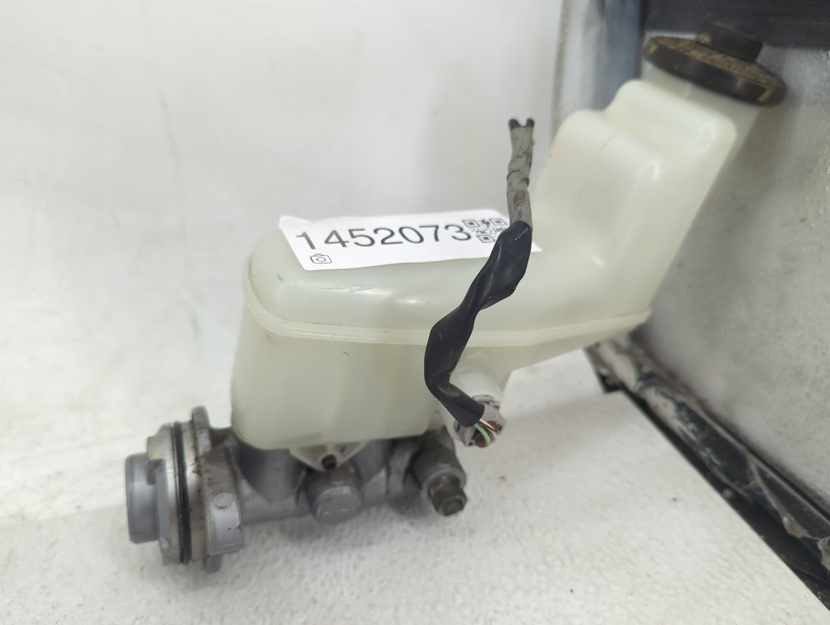 2007-2011 Toyota Camry Brake Master Cylinder 1452073 - Oemusedautoparts1.com