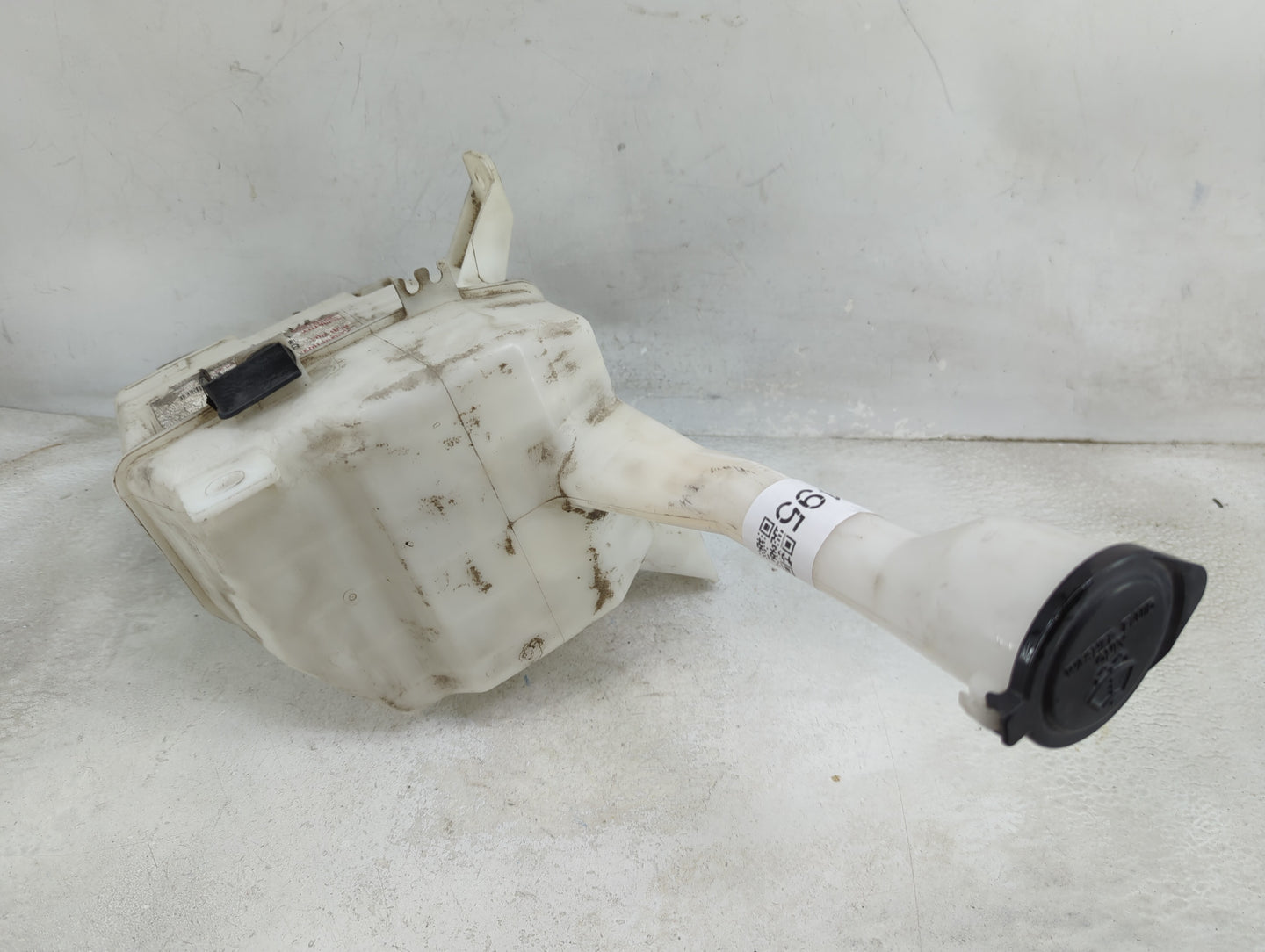 2007-2011 Toyota Camry Windshield Washer Fluid Reservoir Bottle Oem 1459495 - Oemusedautoparts1.com
